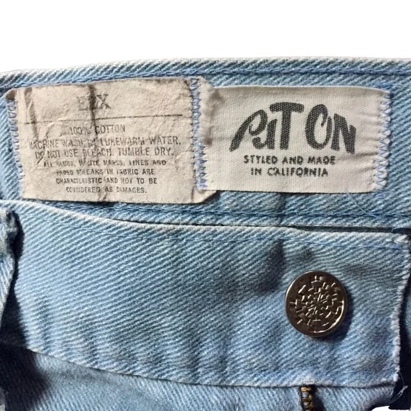 70s hot shorts with studded detail - Picture 4 of 4